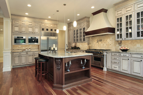 transitional_Kitchen-in-luxury-home